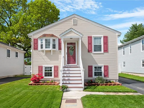 6 Ford Ave, Cumberland, RI 02864