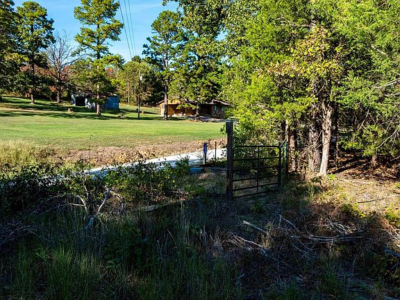 4th image of 682 Jones Farm Rd
