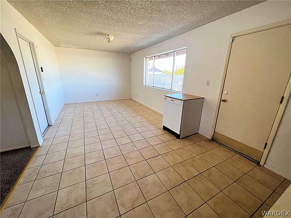 4th image of 2607 Lillie Ave