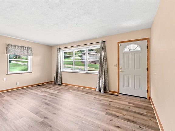 4th image of 2903 Clearview Rd