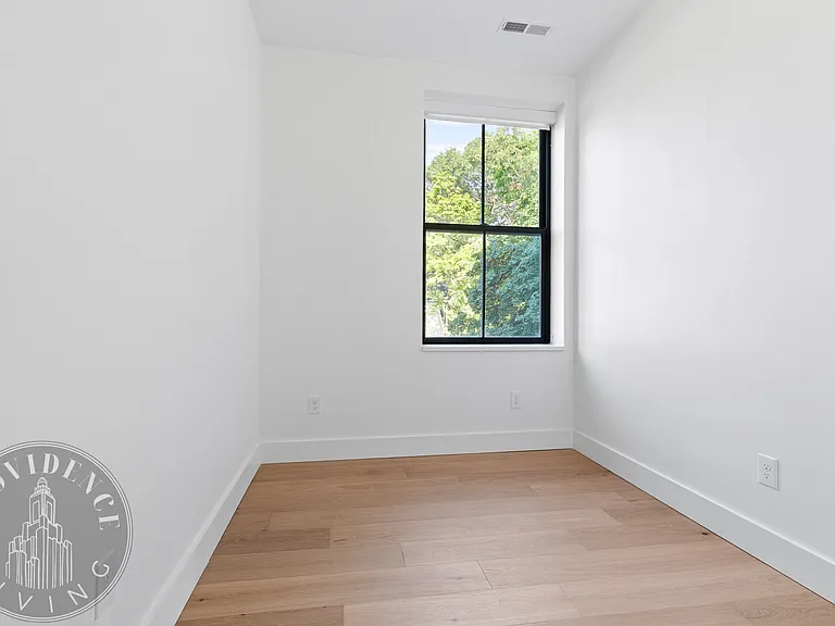 Blackstone Boulevard Residences — Photo 14