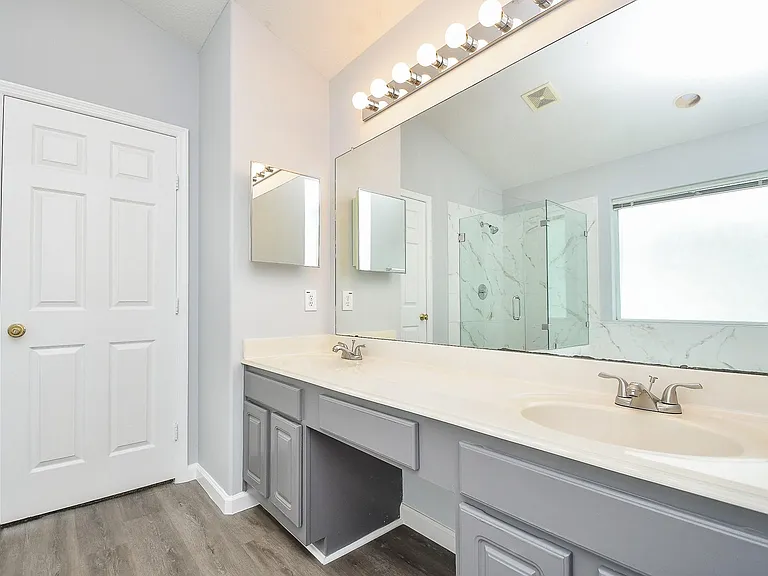 215 Windrift Ct — Photo 23