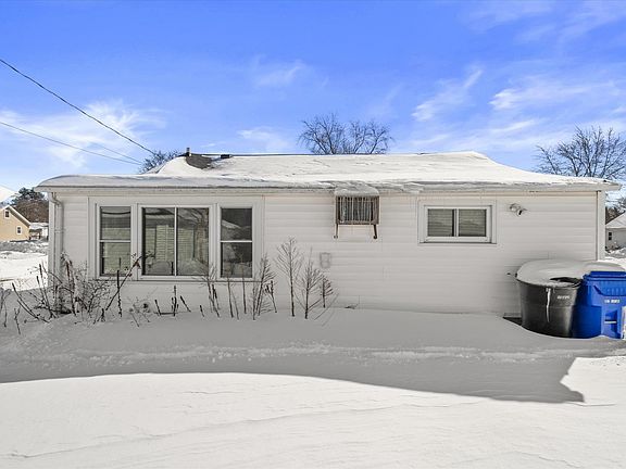 4th image of 1833 N Charlotte St