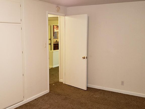 3rd image of 5909 Fairbairn Dr