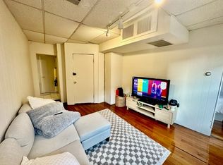 13 Charter St APT 4F, Boston, MA 02113