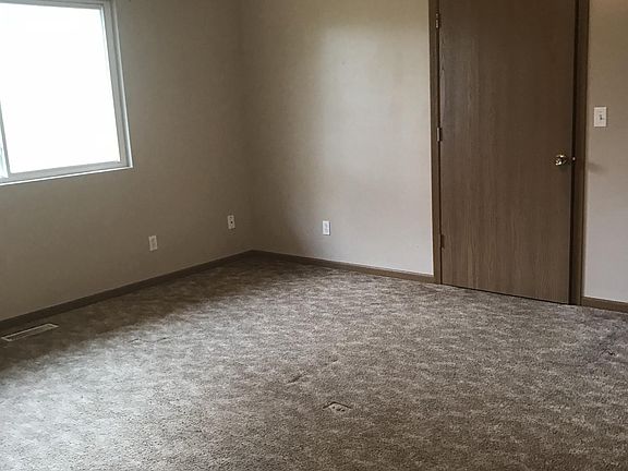 Master bd on main floor