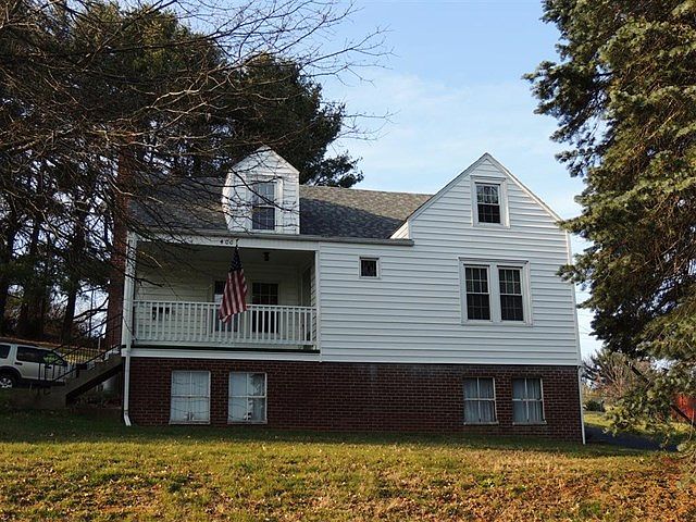 1st image of 400 Poplar St