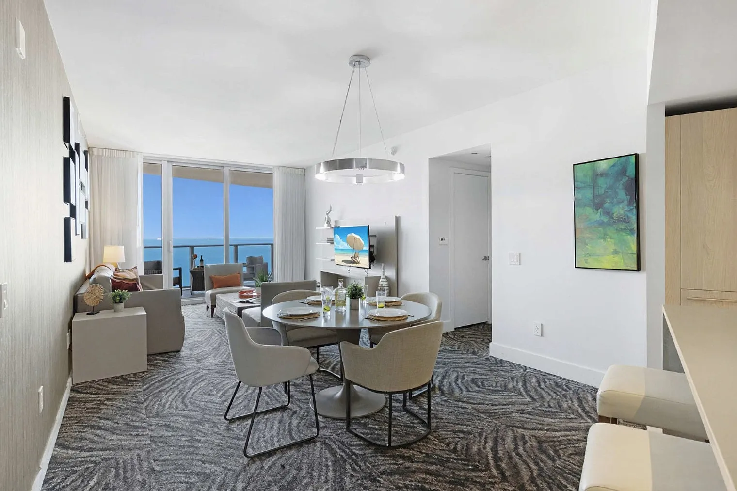 2 bed, 2.0 bath, 1097 sqft, $5,257 — Photo 2