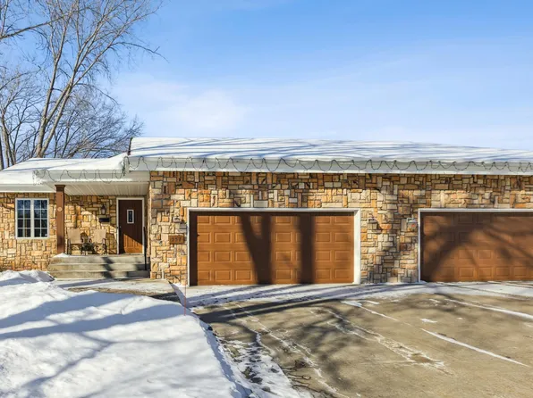 557 Brook Ln, Saint Cloud, MN 56301