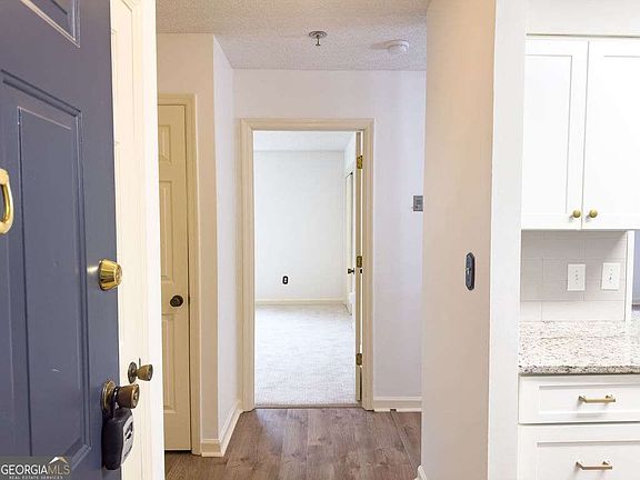 2nd image of 300 Johnson Ferry Rd NE Unit A305