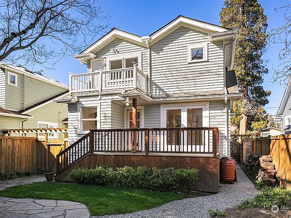 2nd image of 6228 26th Avenue NE