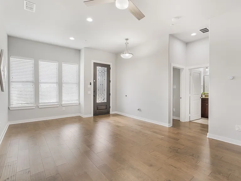 5871 Rivendell Dr — Photo 28