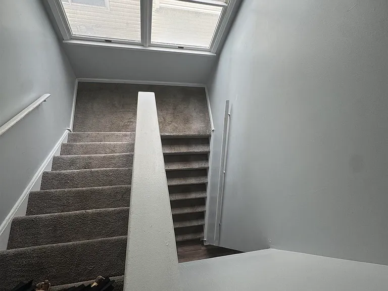 325 N Ohio Ave — Photo 14