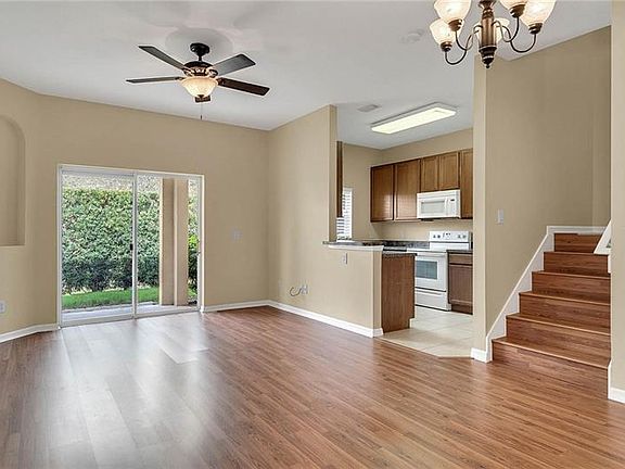 3rd image of 1440 Retreat View Cir
