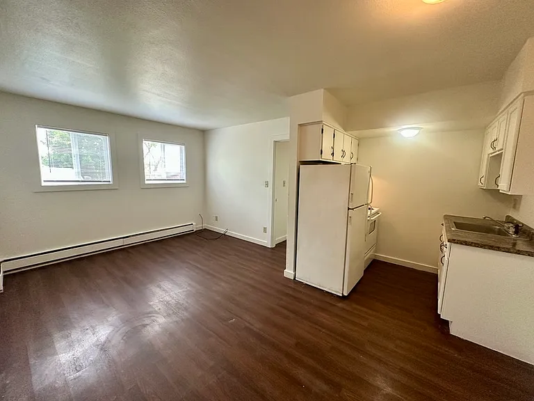 1485 Meadowview Dr #2 — Photo 2