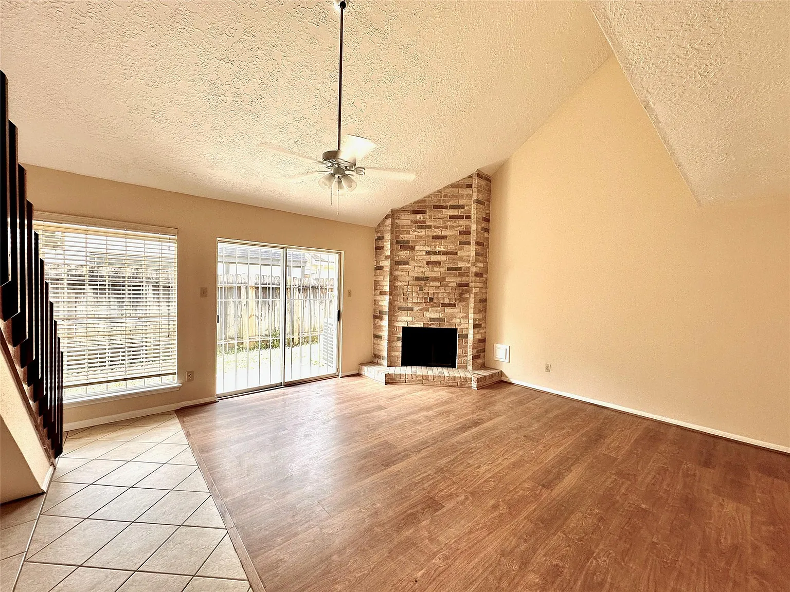 4 bed, 2.5 bath, 1838 sqft, $1,800 — Photo 3