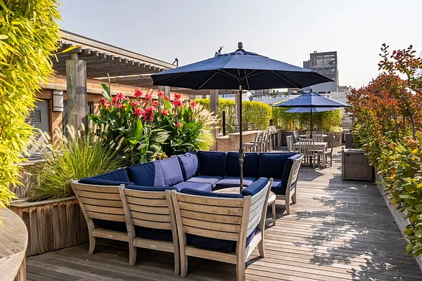 Rented by Cushman & Wakefield (Management) | media 15