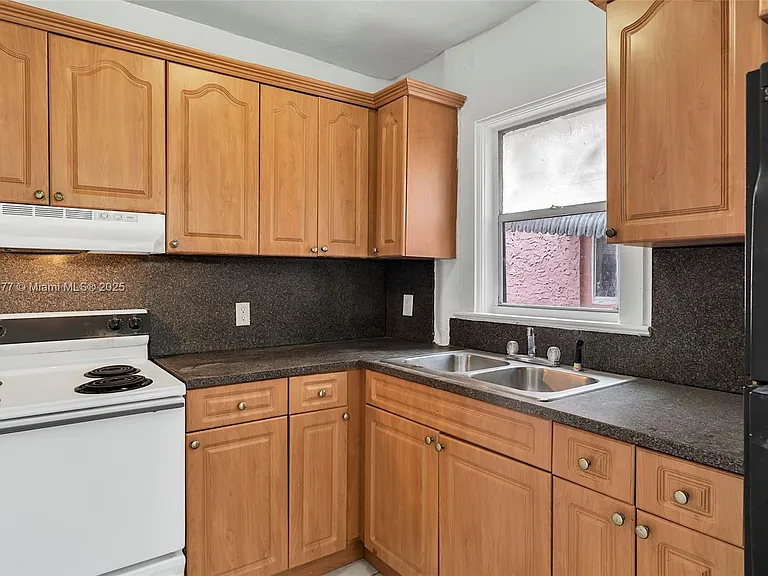1137 NW 29th Ter #1130 — Photo 14