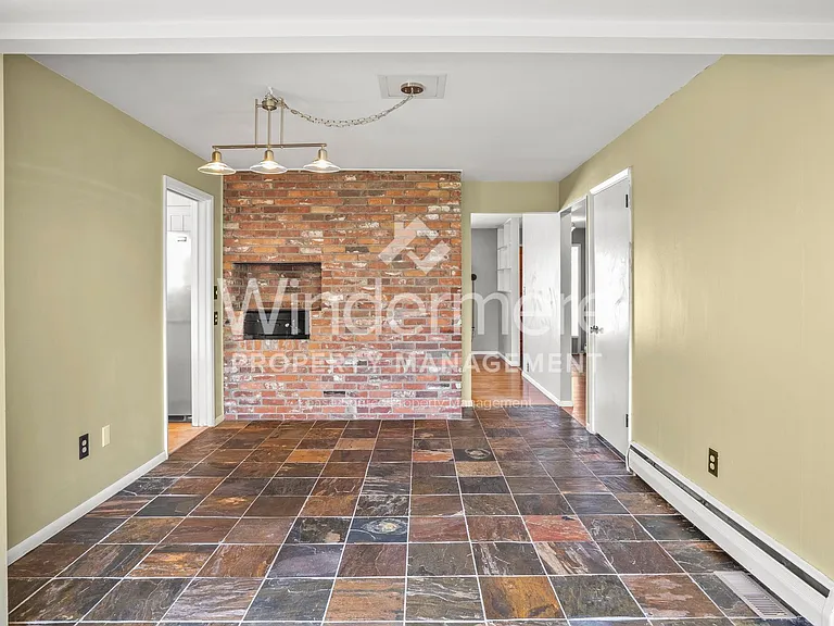 1706 E 38th Ave — Photo 19