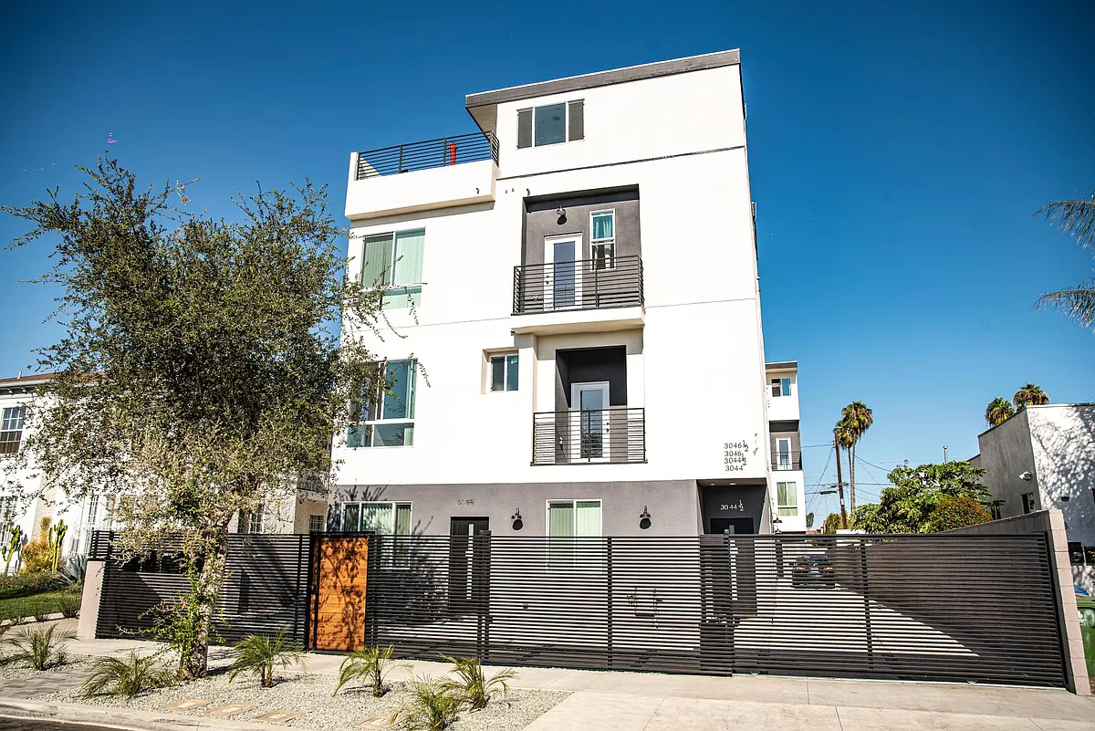 Building Photo - 3046 West Blvd