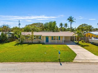 692 Bermuda Rd, Cocoa Beach, FL 32931