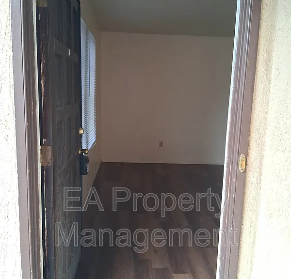12200 Candelaria Rd NE #A — Photo 2
