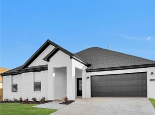 403 W Branta St, Farmington, AR 72730