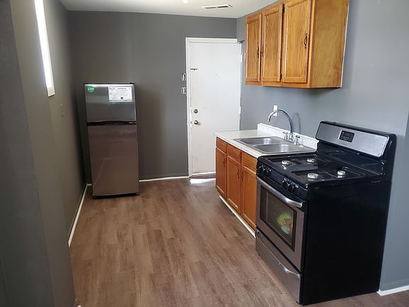 2nd image of 928 Kinzler St #928