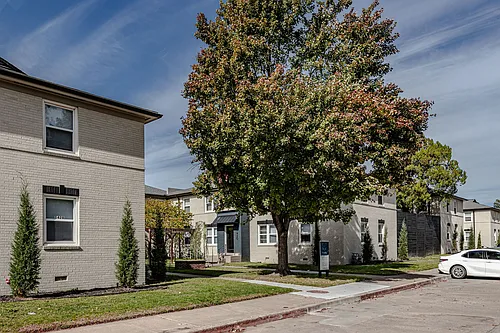 Everly Apartments on Cherry Street Photo 1