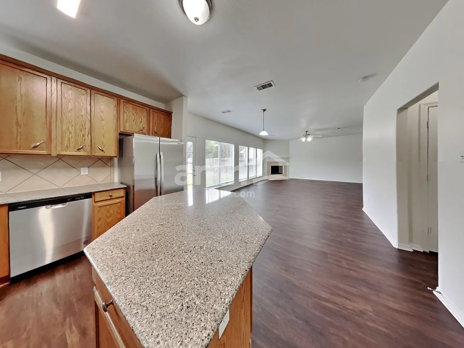3 bed, 2.5 bath, 2163 sqft, $1,980 — Photo 4