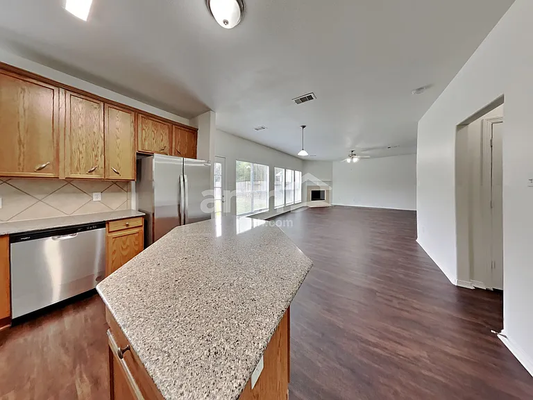 2013 Briar Grove Dr — Photo 4