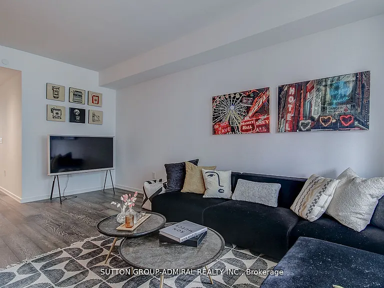 41 Dovercourt Rd #602 — Photo 16