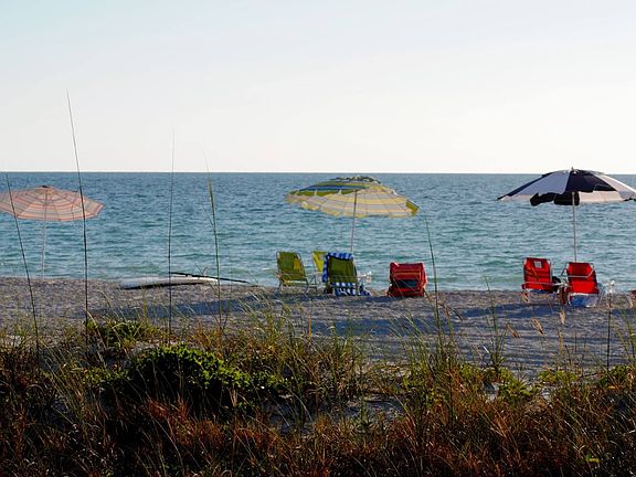5th image of 2450 Gulf Blvd APT 3B