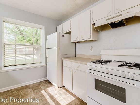 5th image of 1806 Oakwell Ln