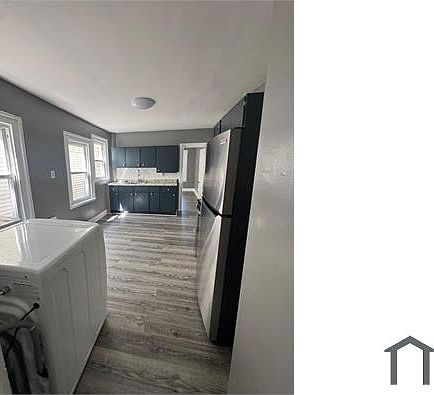 4th image of 16 Vine St #1