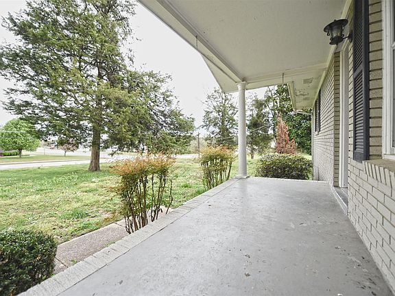 3rd image of 1172 Osborne Ln