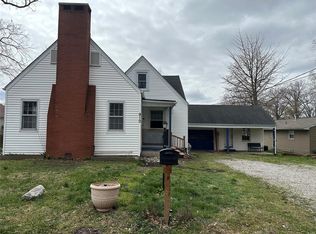 910 Royce Ln, Lebanon, IL 62254