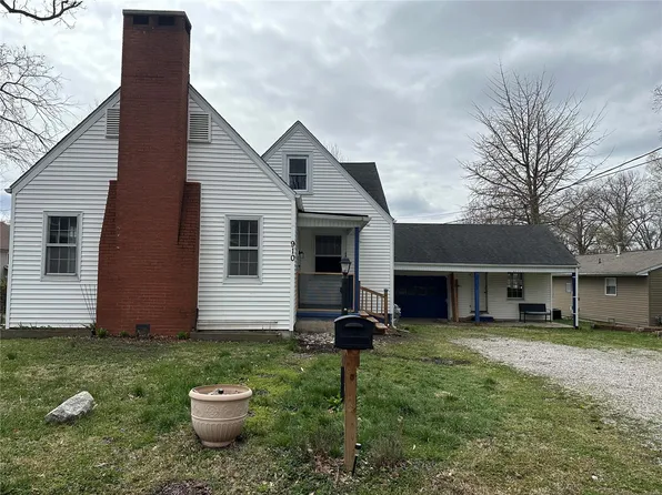 910 Royce Ln, Lebanon, IL 62254