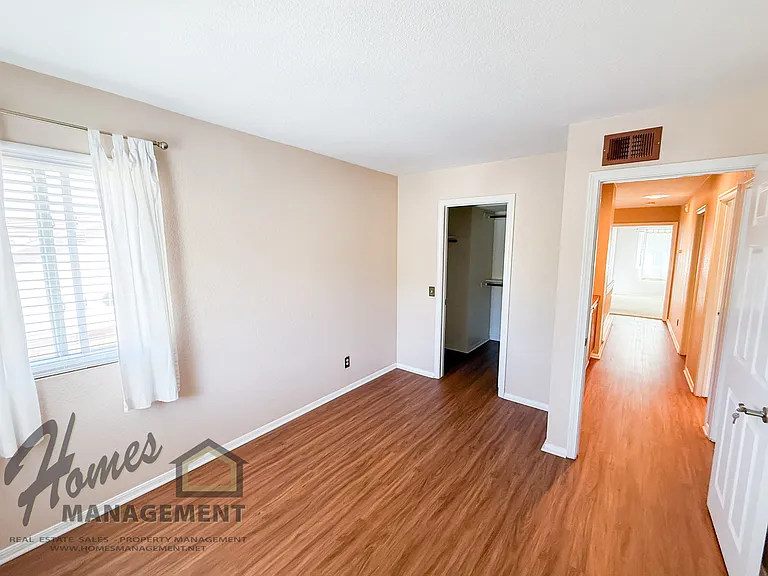 593 Silver Shadow Dr — Photo 23