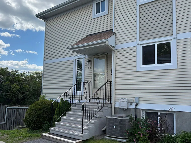 30 McDermot Ct #45 — Photo 2