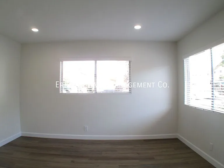 230 E Hullett St #1 — Photo 8