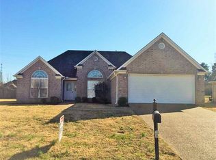 56 Oxford Dr, Jackson, TN 38305