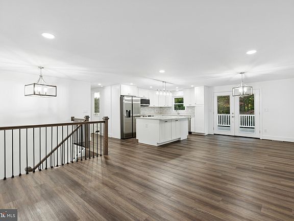 5th image of 9121 Crystal Falls Dr