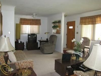 2nd image of 9258 Vine Ave