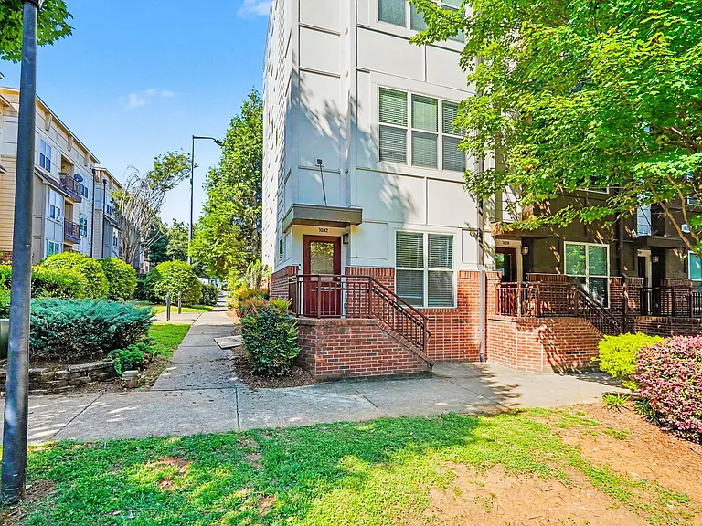 1032 Skyline View Way — Photo 1