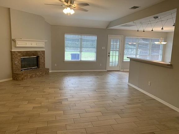 4th image of 203 Cliffdale Dr