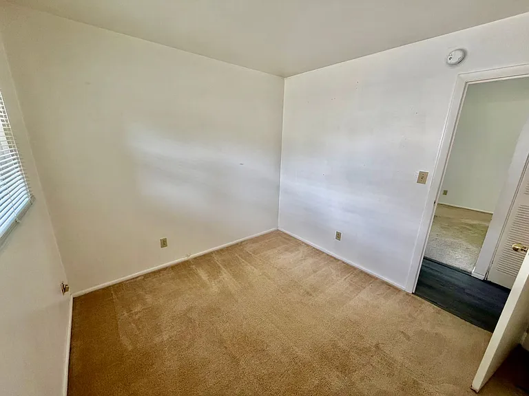 1240 Dogwood Ln — Photo 6