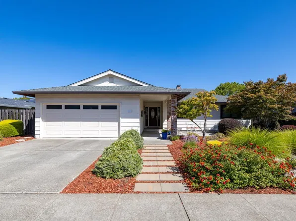 7619 Oak Leaf Drive, Santa Rosa, CA 95409