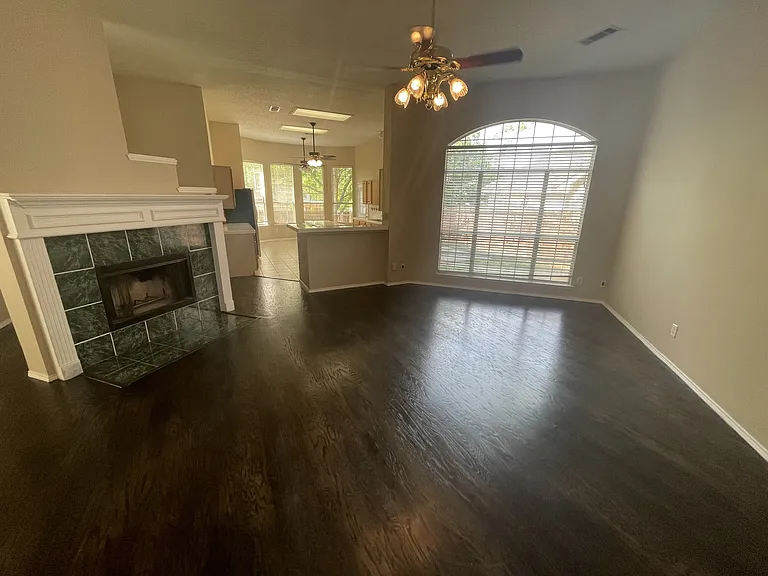 6720 Tabor Dr — Photo 3