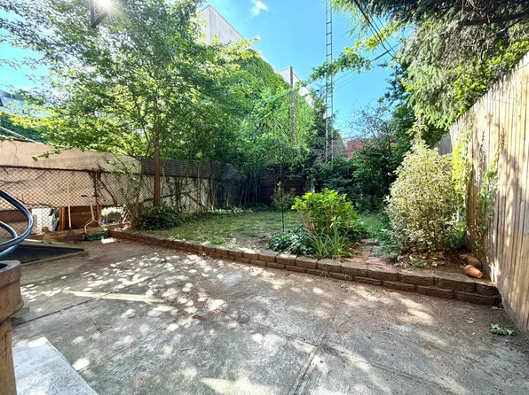 143 Nassau Avenue image 1 of 8